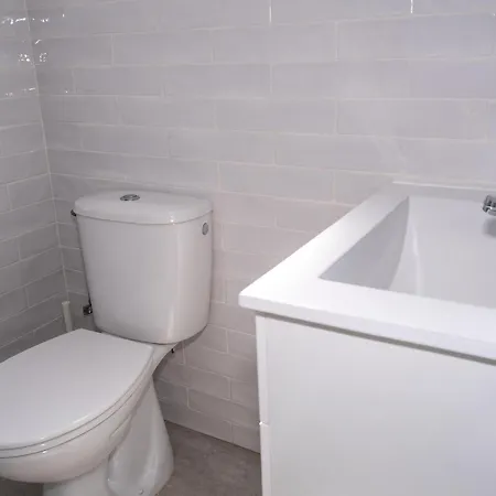 Duplex Central Con Terraza En Conil: Ideal Para Familias Y Parejas - Es-180-200