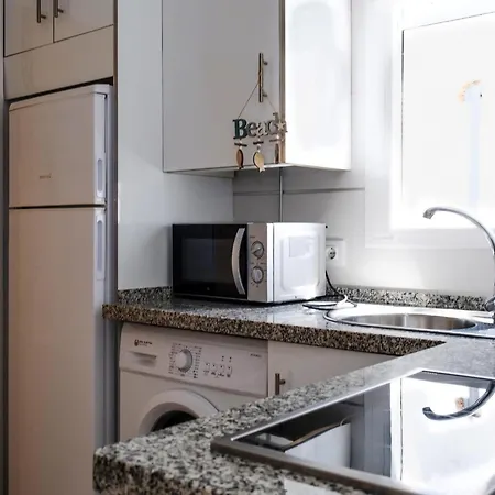 Duplex Central Con Terraza En Conil: Ideal Para Familias Y Parejas - Es-180-200 Apartment