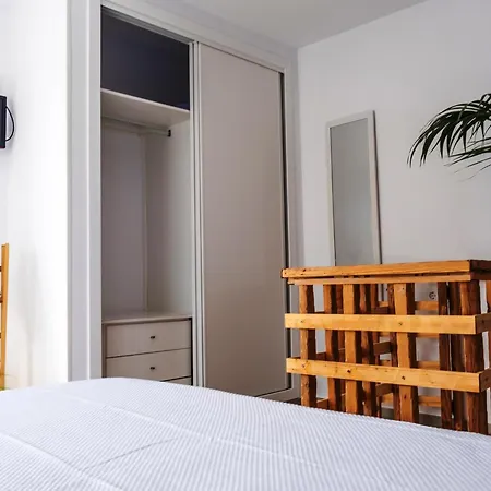 Apartment Duplex Central Con Terraza En Conil: Ideal Para Familias Y Parejas - Es-180-200 *