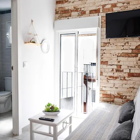Duplex Central Con Terraza En Conil: Ideal Para Familias Y Parejas - Es-180-200 *